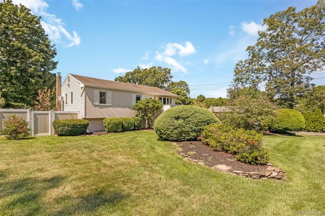 615 Sleepy Hollow Drive, Shirley, NY 11967