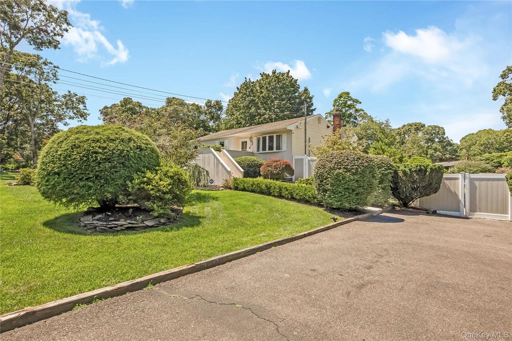 615 Sleepy Hollow Drive, Shirley, NY 11967