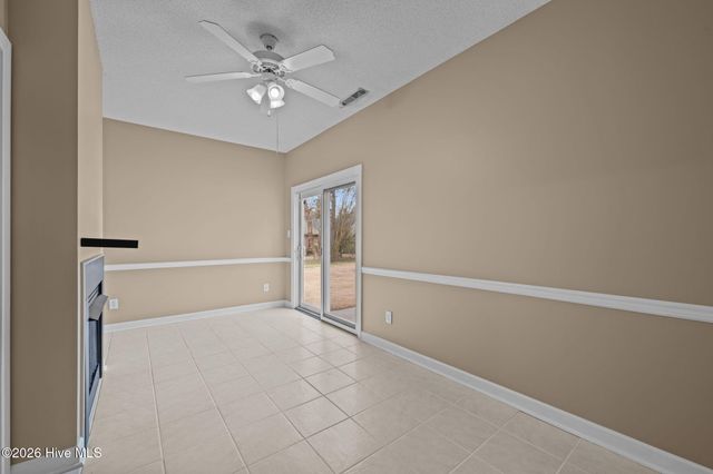 203 Neuchatel Court, New Bern, NC 28562