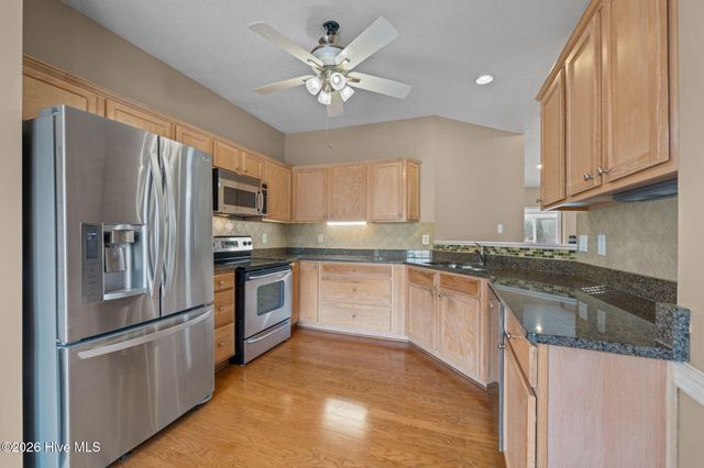 203 Neuchatel Court, New Bern, NC 28562