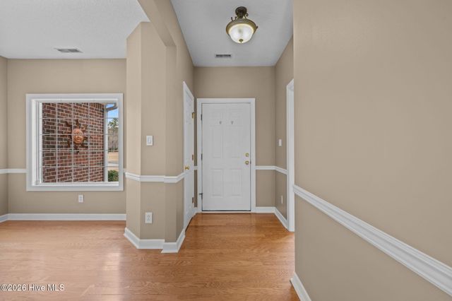 203 Neuchatel Court, New Bern, NC 28562