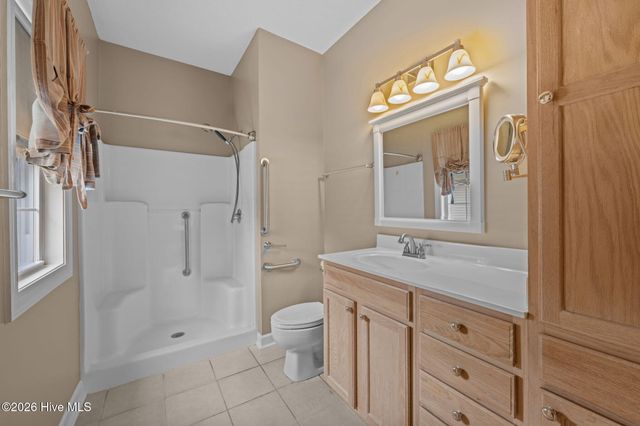 203 Neuchatel Court, New Bern, NC 28562