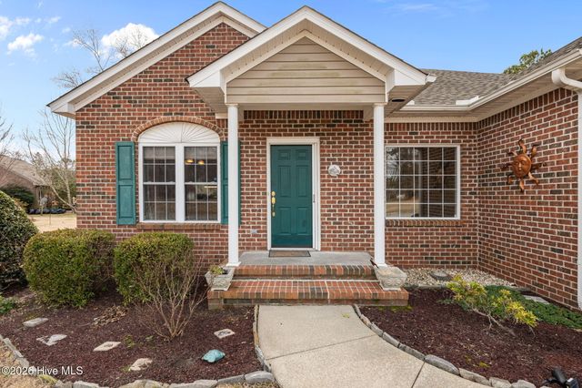 203 Neuchatel Court, New Bern, NC 28562