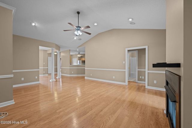 203 Neuchatel Court, New Bern, NC 28562