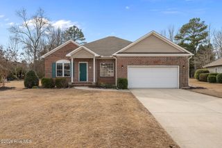 203 Neuchatel Court, New Bern, NC 28562
