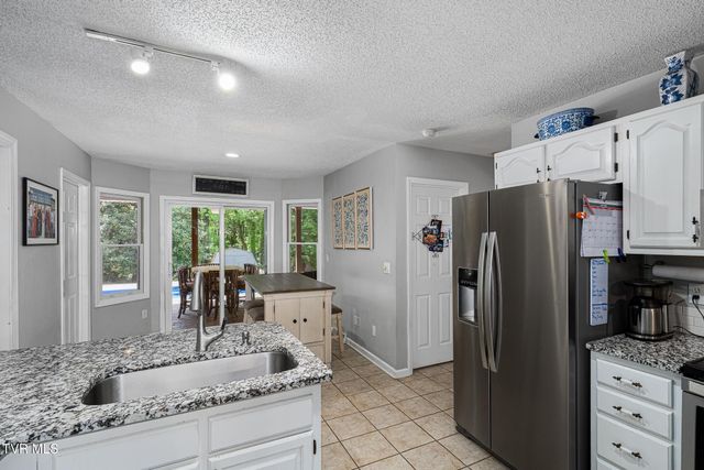 4314 Summerfield Drive, Piney Flats, TN 37686