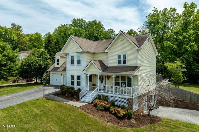 4314 Summerfield Drive, Piney Flats, TN 37686