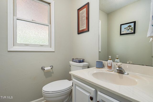 4314 Summerfield Drive, Piney Flats, TN 37686