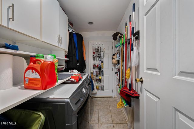 4314 Summerfield Drive, Piney Flats, TN 37686