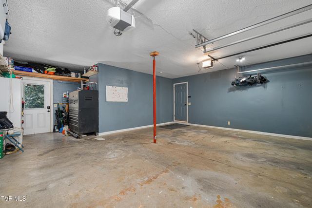 4314 Summerfield Drive, Piney Flats, TN 37686