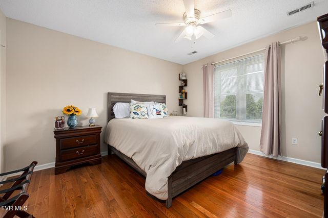 4314 Summerfield Drive, Piney Flats, TN 37686