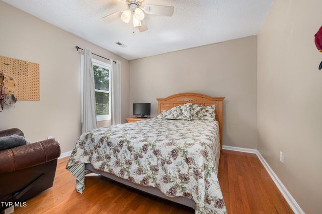 4314 Summerfield Drive, Piney Flats, TN 37686