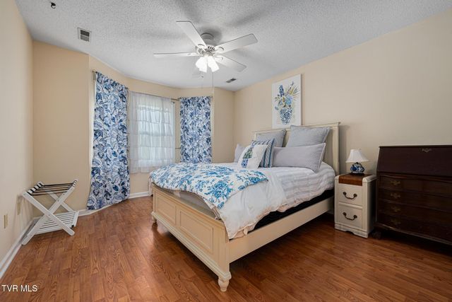 4314 Summerfield Drive, Piney Flats, TN 37686