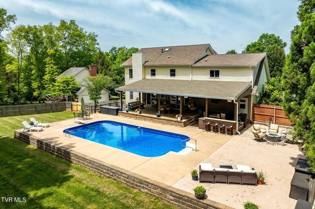 4314 Summerfield Drive, Piney Flats, TN 37686