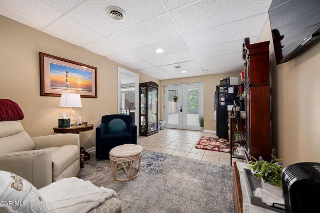 4314 Summerfield Drive, Piney Flats, TN 37686