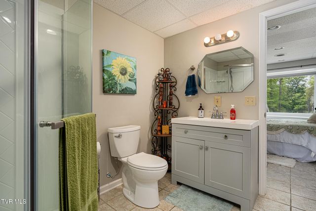 4314 Summerfield Drive, Piney Flats, TN 37686