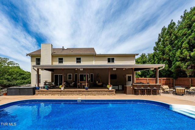 4314 Summerfield Drive, Piney Flats, TN 37686