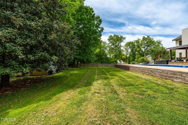 4314 Summerfield Drive, Piney Flats, TN 37686