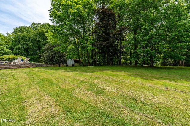 4314 Summerfield Drive, Piney Flats, TN 37686