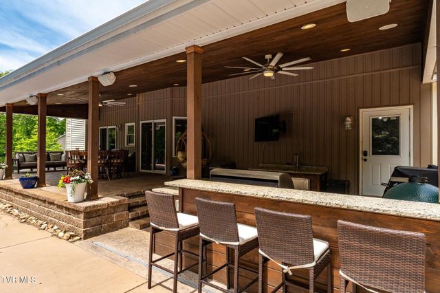 4314 Summerfield Drive, Piney Flats, TN 37686