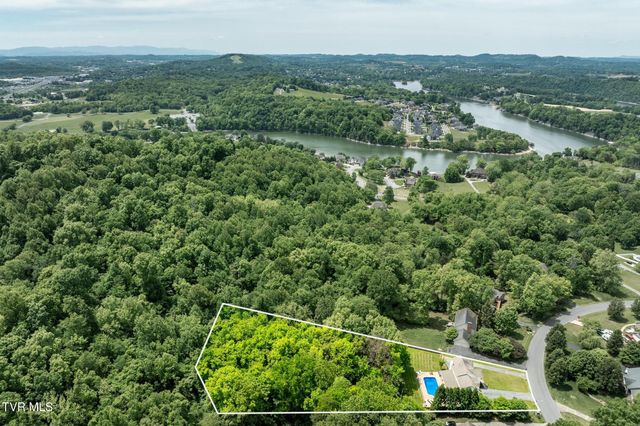 4314 Summerfield Drive, Piney Flats, TN 37686