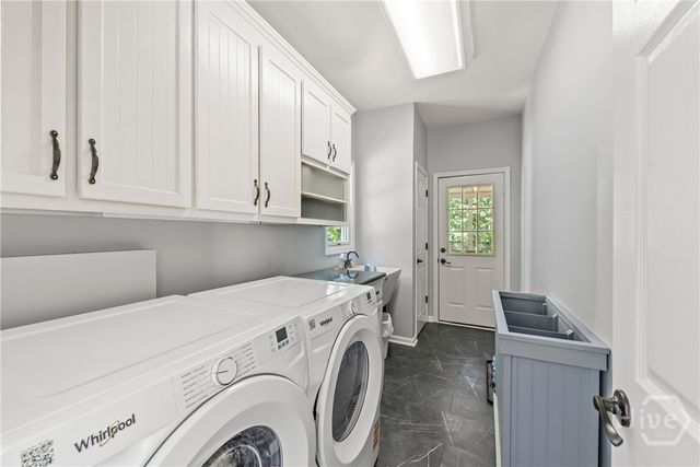 1660 Maple Ridge Drive, Loganville, GA 30052