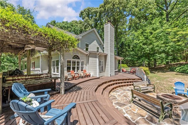 1660 Maple Ridge Drive, Loganville, GA 30052