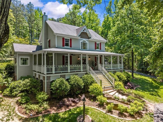 1660 Maple Ridge Drive, Loganville, GA 30052