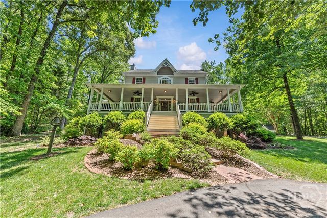 1660 Maple Ridge Drive, Loganville, GA 30052