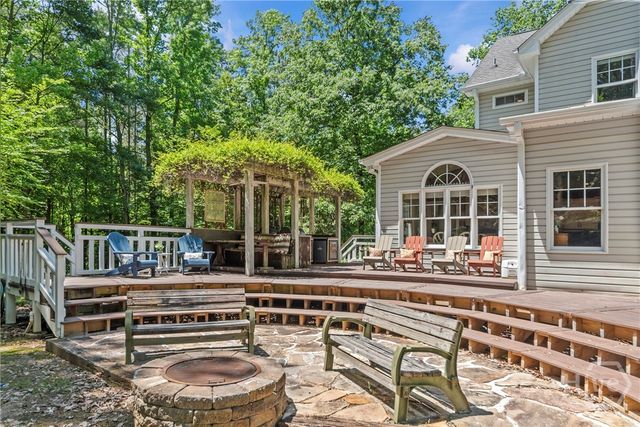 1660 Maple Ridge Drive, Loganville, GA 30052