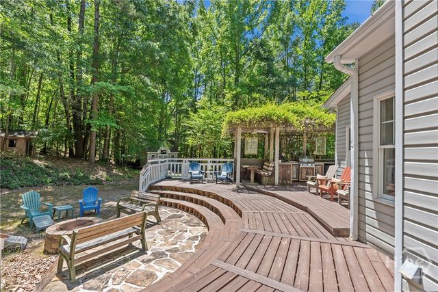 1660 Maple Ridge Drive, Loganville, GA 30052