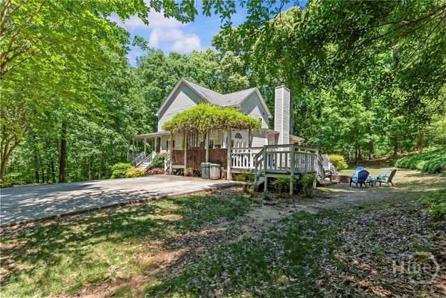 1660 Maple Ridge Drive, Loganville, GA 30052