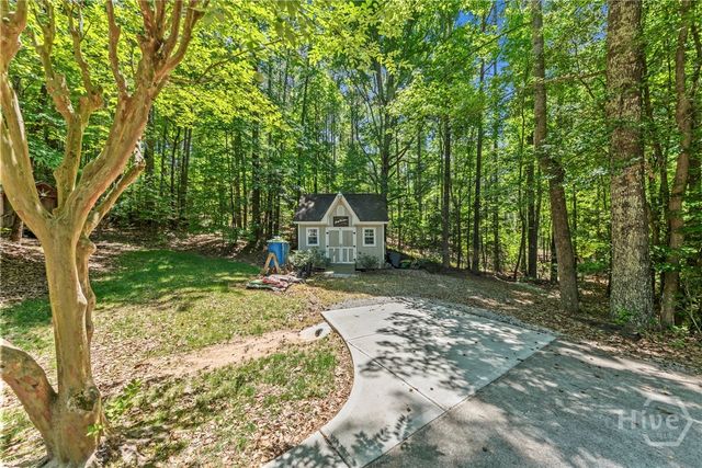 1660 Maple Ridge Drive, Loganville, GA 30052