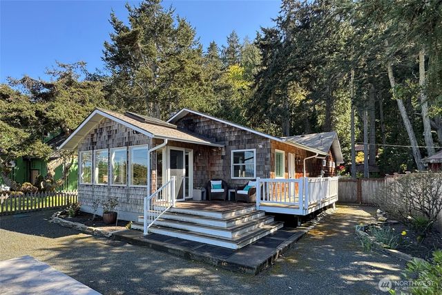 2390 Place Road, Port Angeles, WA 98363