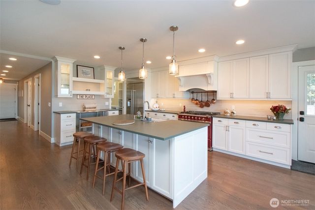 2390 Place Road, Port Angeles, WA 98363