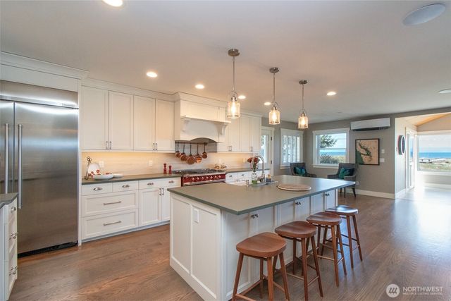 2390 Place Road, Port Angeles, WA 98363
