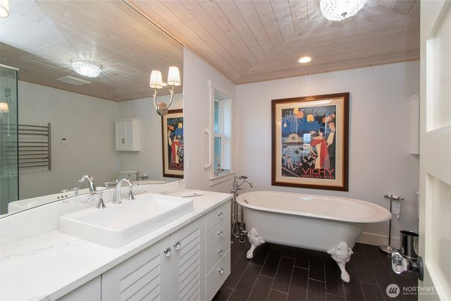 2390 Place Road, Port Angeles, WA 98363