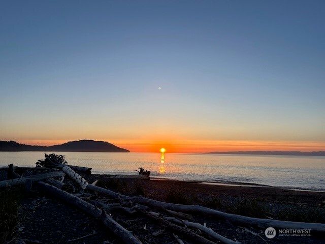 2390 Place Road, Port Angeles, WA 98363