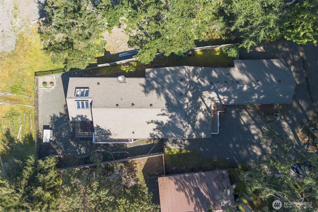 2390 Place Road, Port Angeles, WA 98363