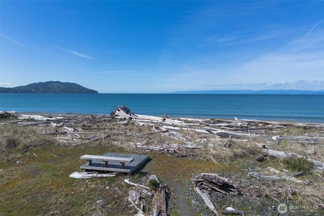 2390 Place Road, Port Angeles, WA 98363
