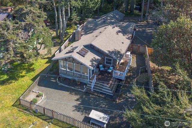 2390 Place Road, Port Angeles, WA 98363