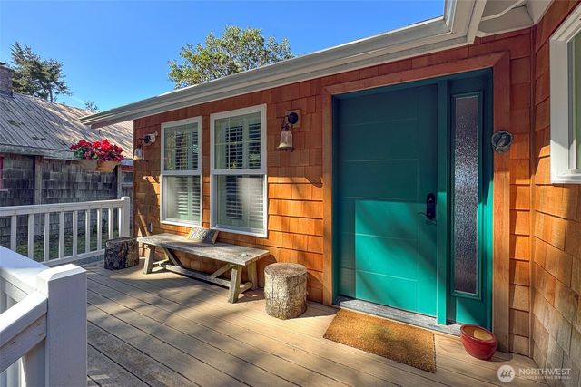 2390 Place Road, Port Angeles, WA 98363