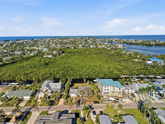 514 77TH STREET, Holmes Beach, FL 34217