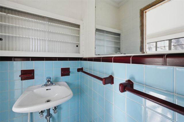 514 77TH STREET, Holmes Beach, FL 34217