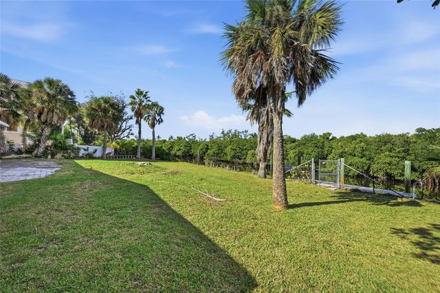 514 77TH STREET, Holmes Beach, FL 34217