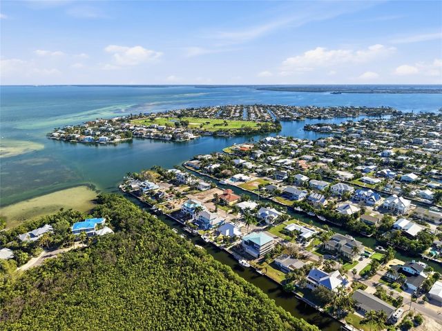 514 77TH STREET, Holmes Beach, FL 34217