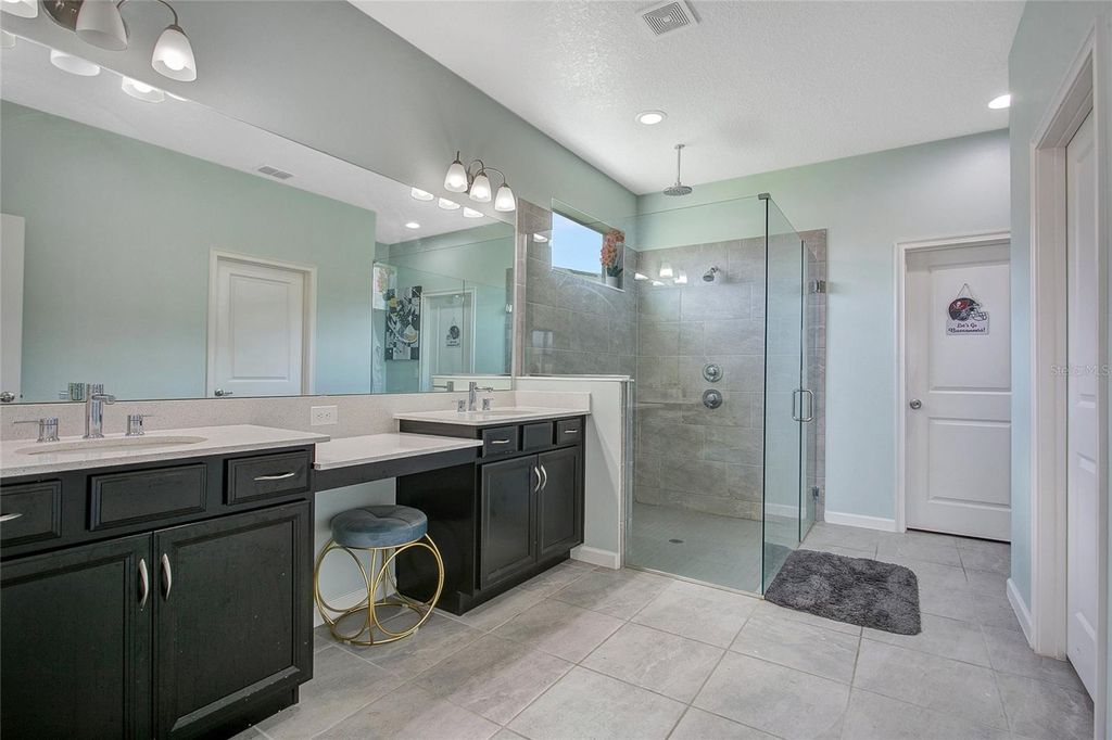 Image 16 of property listing at 2507 RUSH BAY WAY, Orlando, FL 32824