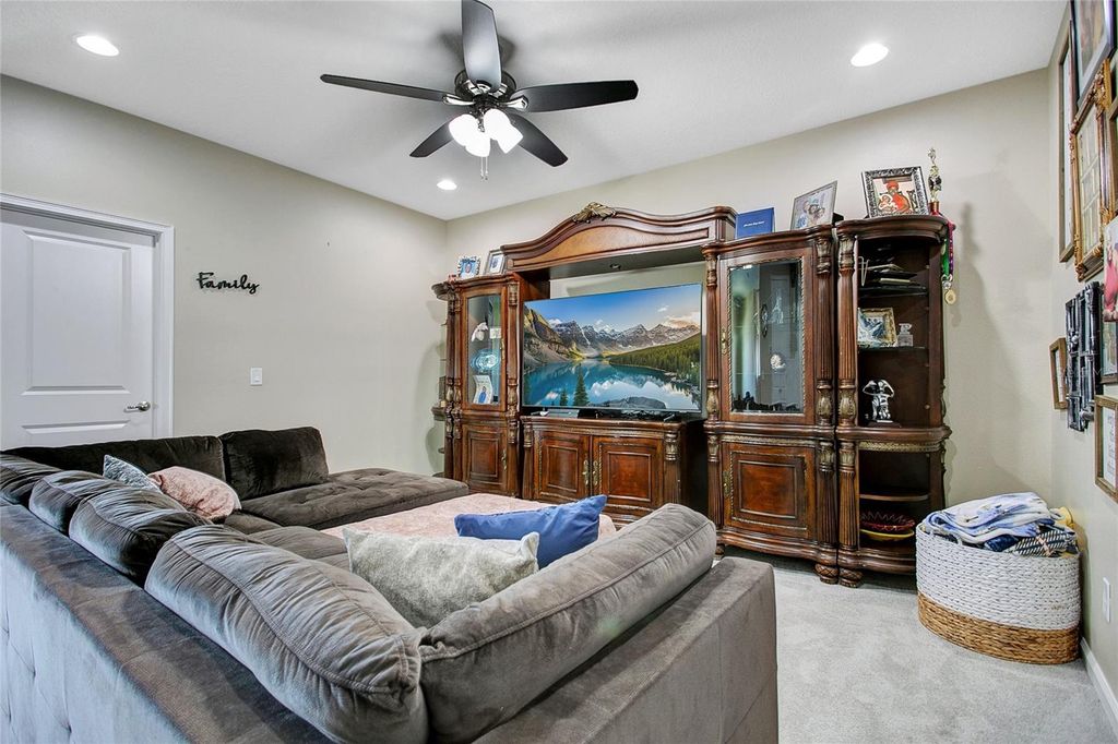 Image 27 of property listing at 2507 RUSH BAY WAY, Orlando, FL 32824