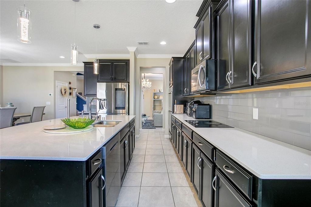 Image 9 of property listing at 2507 RUSH BAY WAY, Orlando, FL 32824