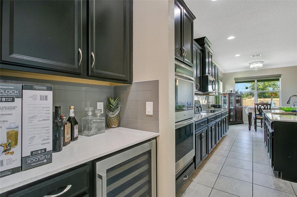 Image 10 of property listing at 2507 RUSH BAY WAY, Orlando, FL 32824